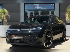 Volkswagen T-Roc - 1.5 eTsi R-Line Edition 150pk Navigatie/Stoelverwarming/Camera