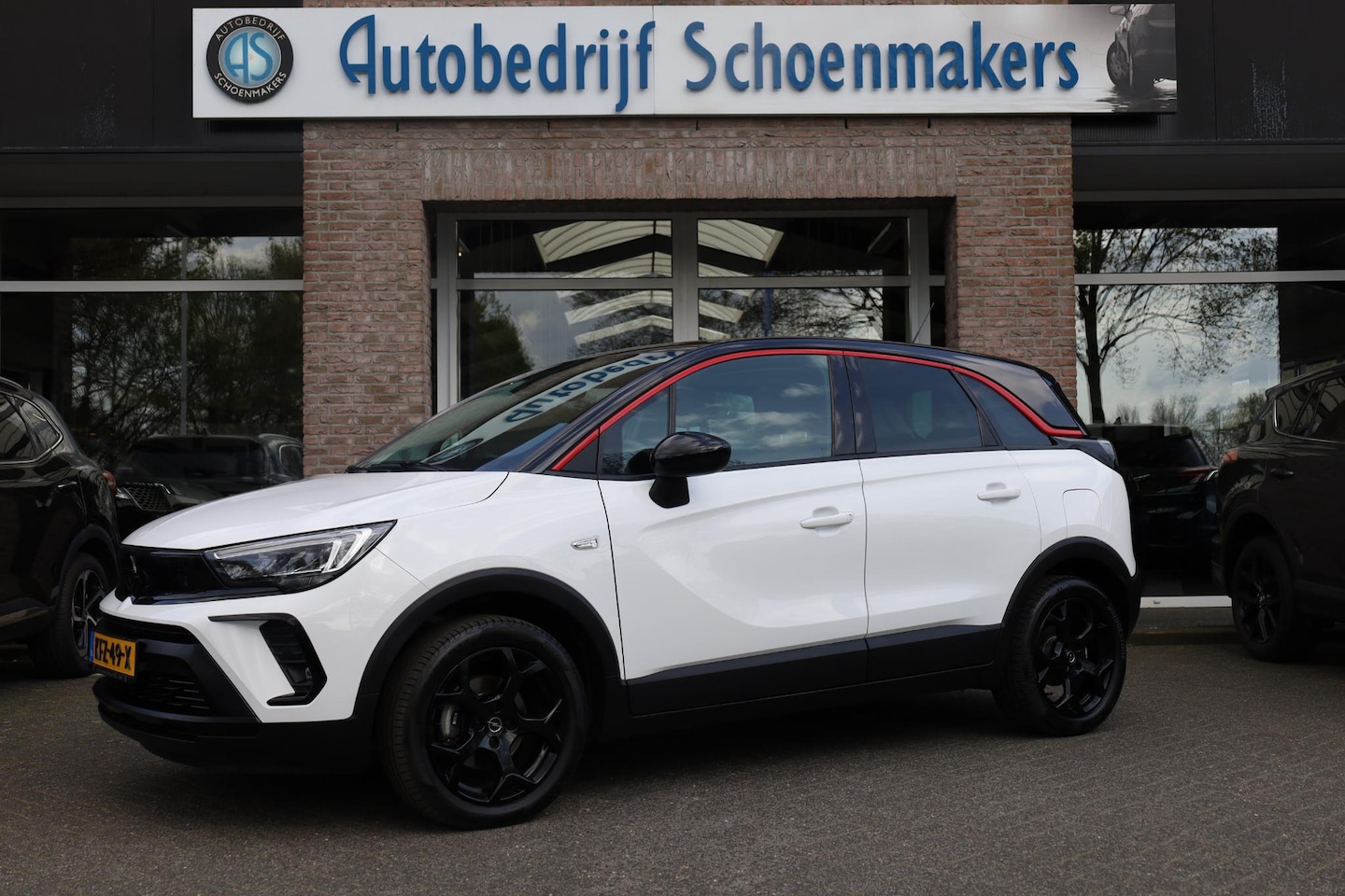 Opel Crossland - 1.2 Turbo GS Line LEER/ALCANTARA CARPLAY DAB NAVI PDC 17"LMV DUO-TONE! - AutoWereld.nl