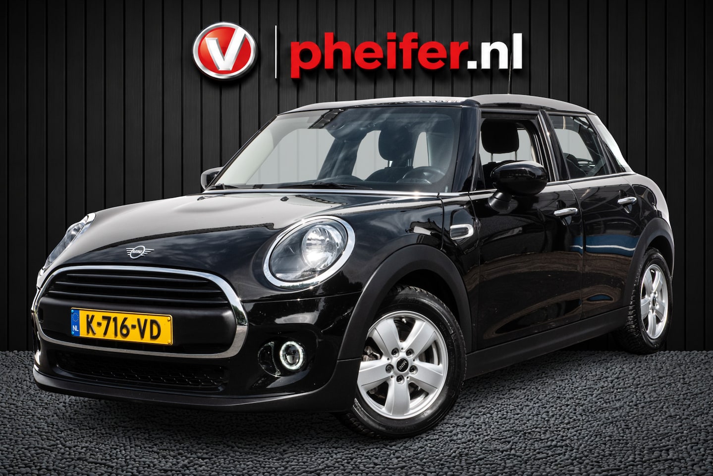 MINI One - 1.5 Business Edition Navigatie/ Climate control/ Armsteun/ Carplay/ Dab/ Cruise control/ L - AutoWereld.nl