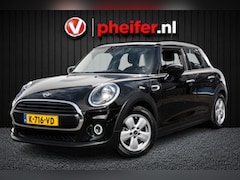 MINI One - 1.5 Business Edition Navigatie/ Climate control/ Armsteun/ Carplay/ Dab/ Cruise control/ L
