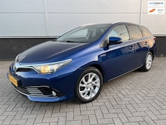 Toyota Auris - 1.8 Hybrid Executive Clima - camera -trekhaak - cruise control - LED - NAP - goed onderhou