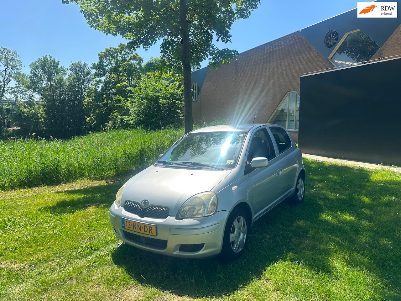 Toyota Yaris - 1.3 VVT-i Sol Automaat Airco PDC NL AUTO - AutoWereld.nl