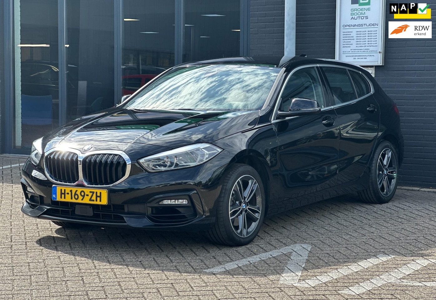 BMW 1-serie - 118i Executive Edition/1STE EIG/NAVI/CARPLAY/LED/NL AUTO NAP!! - AutoWereld.nl