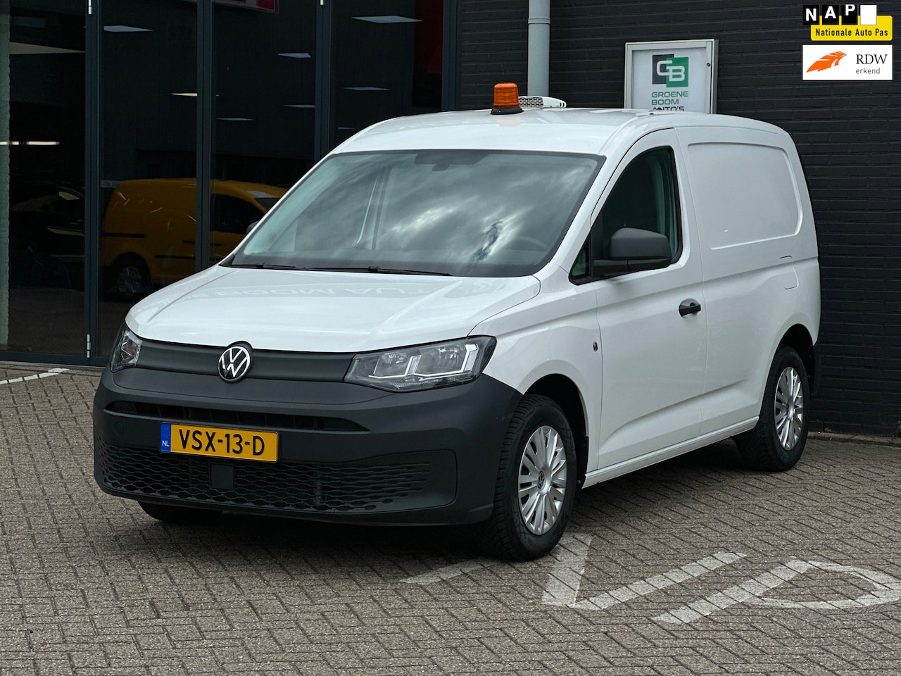 Volkswagen Caddy Cargo - 2.0 TDI Comfort/1STE EIG/APP-CONNECT/NAVI/NL-AUTO NAP!! - AutoWereld.nl