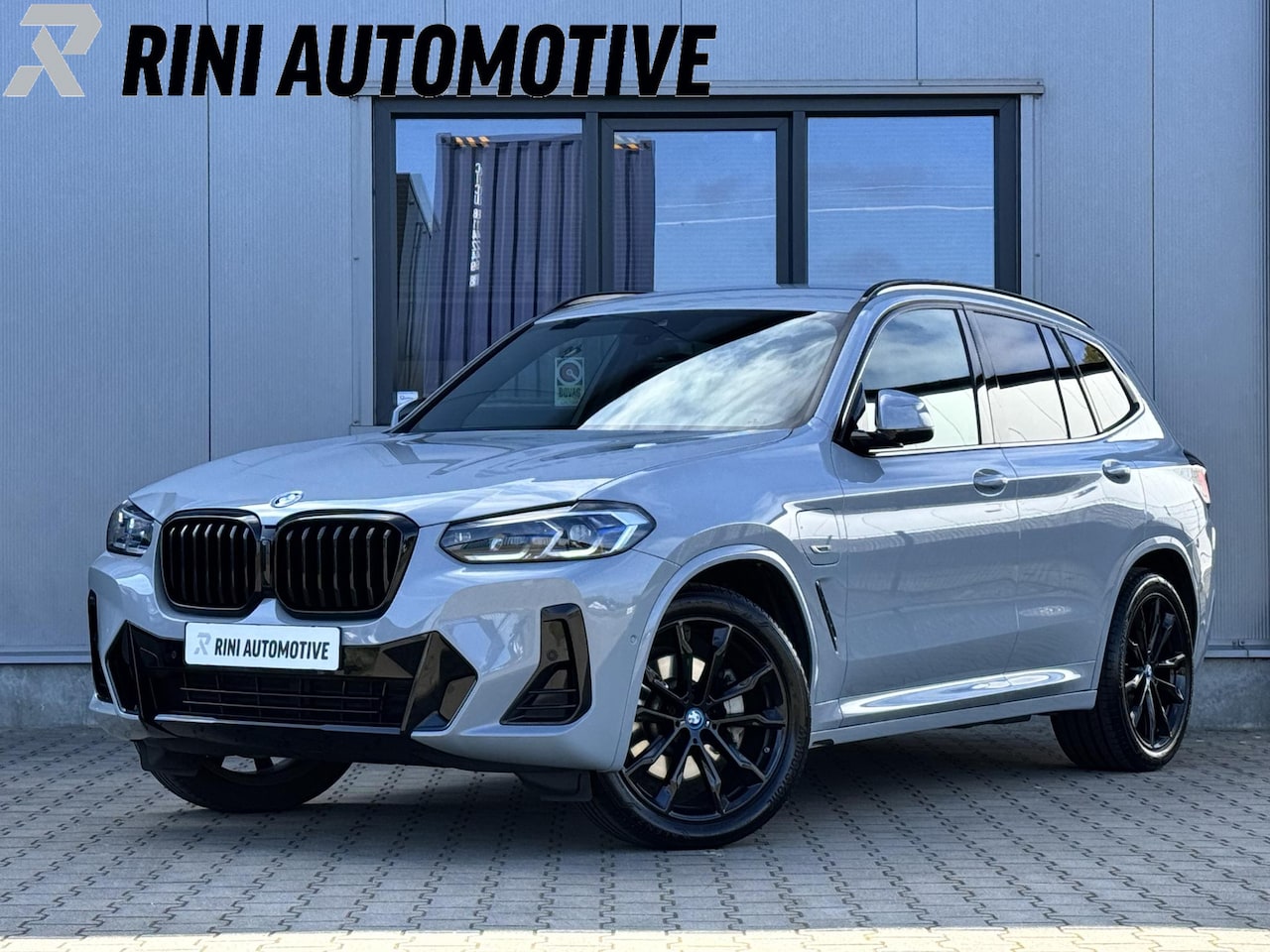 BMW X3 - xDrive30e M sport 292 PK | Elek stoelen | Carbon | Laser | Keyless | Brooklyn grau metalli - AutoWereld.nl