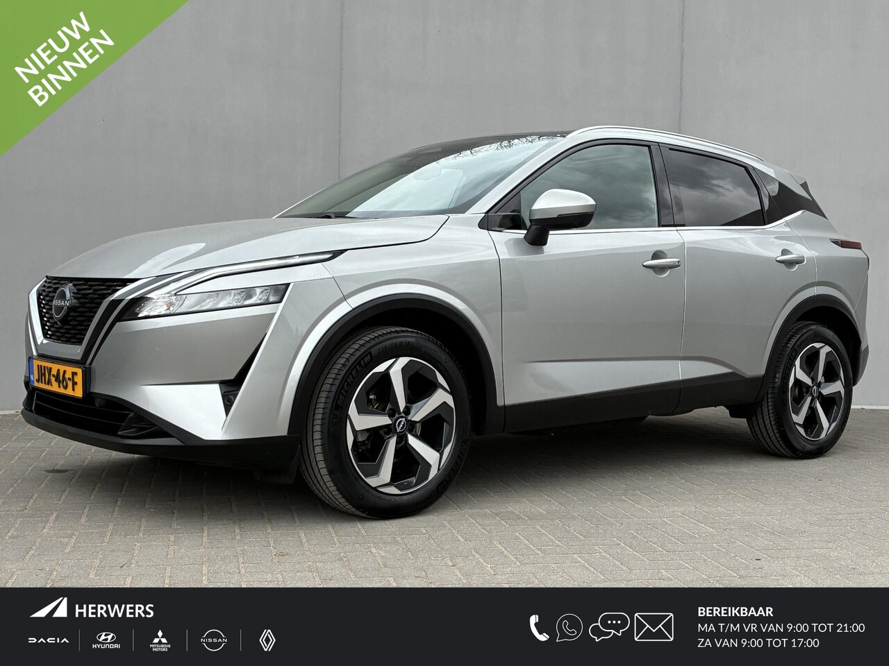 Nissan Qashqai - 1.3 MHEV N-Connecta / Panorama dak / Stoel-/Stuur-/Voorruitverwarming / Adaptieve Cruise C - AutoWereld.nl