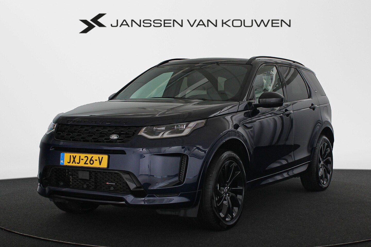Land Rover Discovery Sport - P300e 1.5 R-Dynamic SE Panoramadak Meridian Trekhaak Matrix-LED - AutoWereld.nl