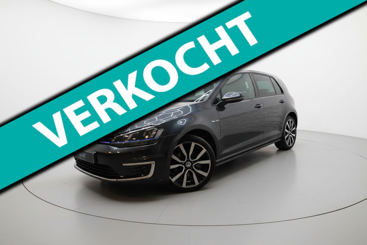 Volkswagen Golf - 1.4 TSI GTE 204PK PDC STOELVERWARMING NAP - AutoWereld.nl