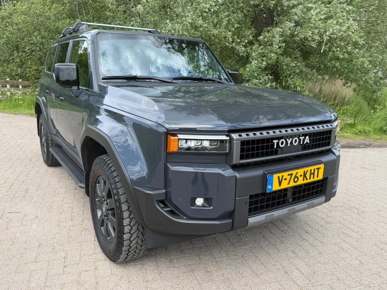 Toyota Land Cruiser 250 - 2.8 D-4D Blind Van Navigator - AutoWereld.nl