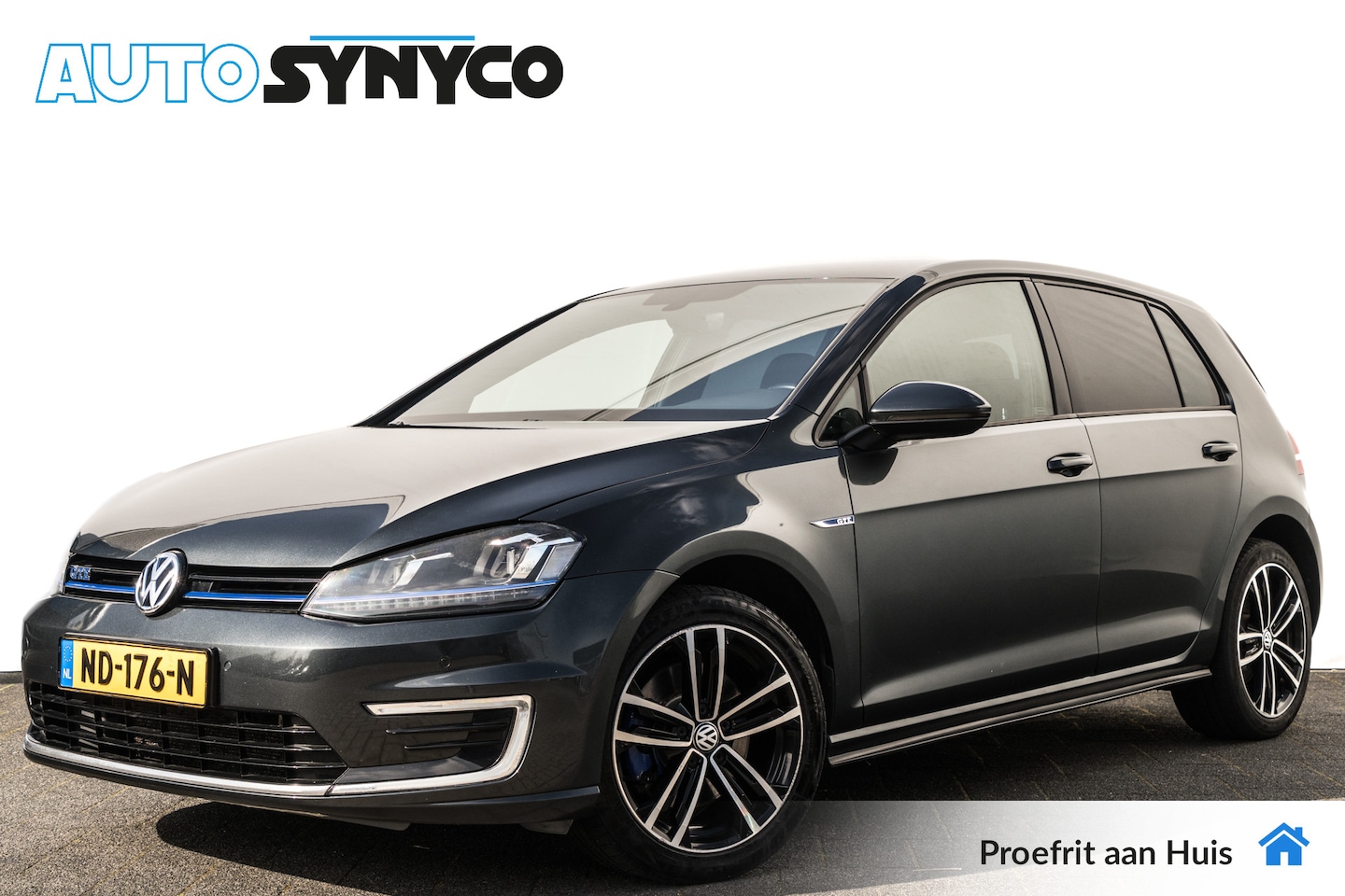 Volkswagen Golf - 1.4 TSi GTE Connected Series | LED | 17 inch | Sportstoelen | Getint Glas - AutoWereld.nl