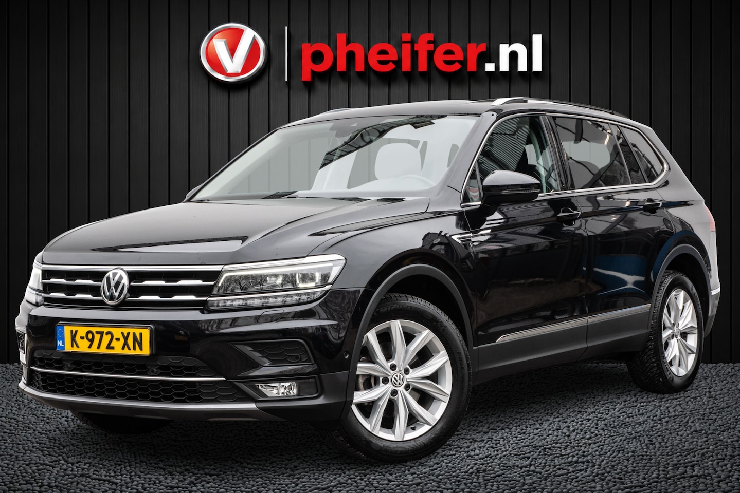 Volkswagen Tiguan Allspace - 1.5 TSI Highline 7p. Trekhaak/ Panoramadak/ Memory/ Leer/ Camera/ Carplay/ Full led/ Virtu - AutoWereld.nl