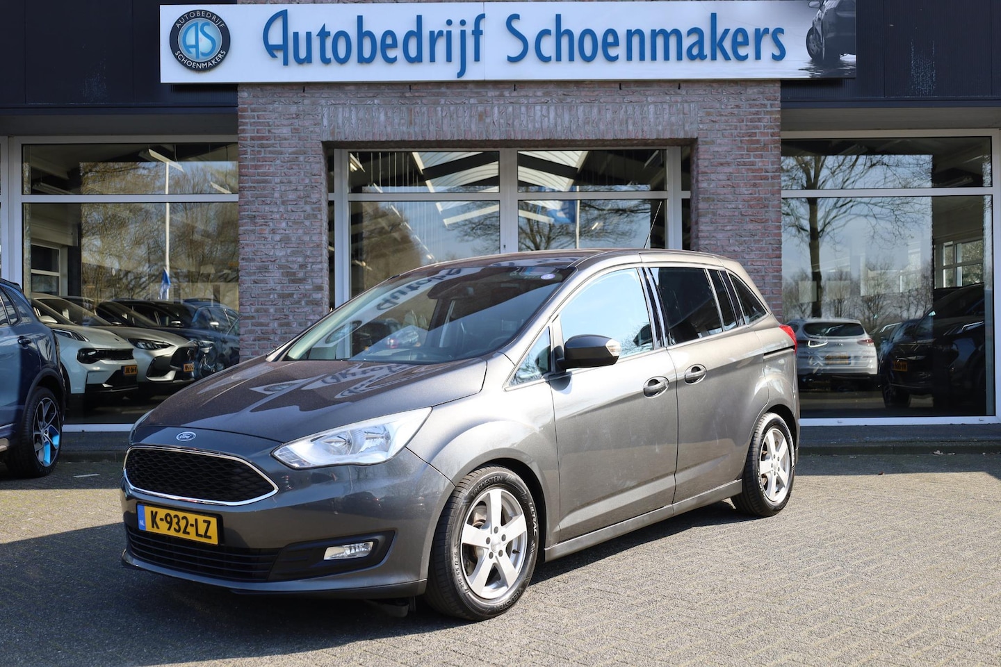 Ford Grand C-Max - 1.0 Ambiente TREKHAAK STOEL/RUIT/STUURVERW. NAVI CRUISE VOICE BT-TELEFOONVERB. PDC LMV - AutoWereld.nl