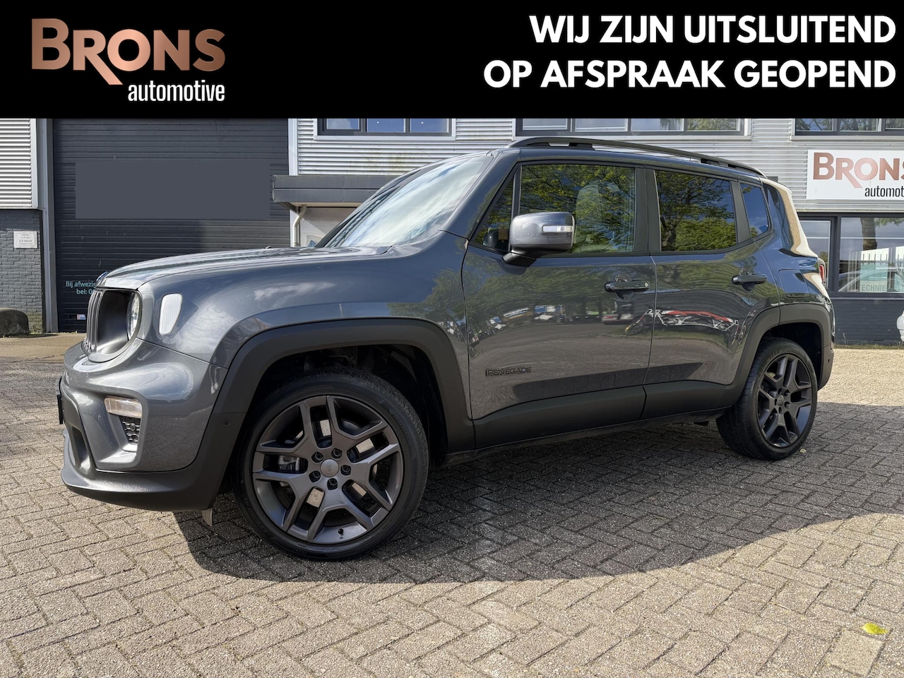 Jeep Renegade - 4xe 240 Plug-in Hybrid Electric Limited Plug-in l Leder l trekhaak l keyless l Full Option - AutoWereld.nl