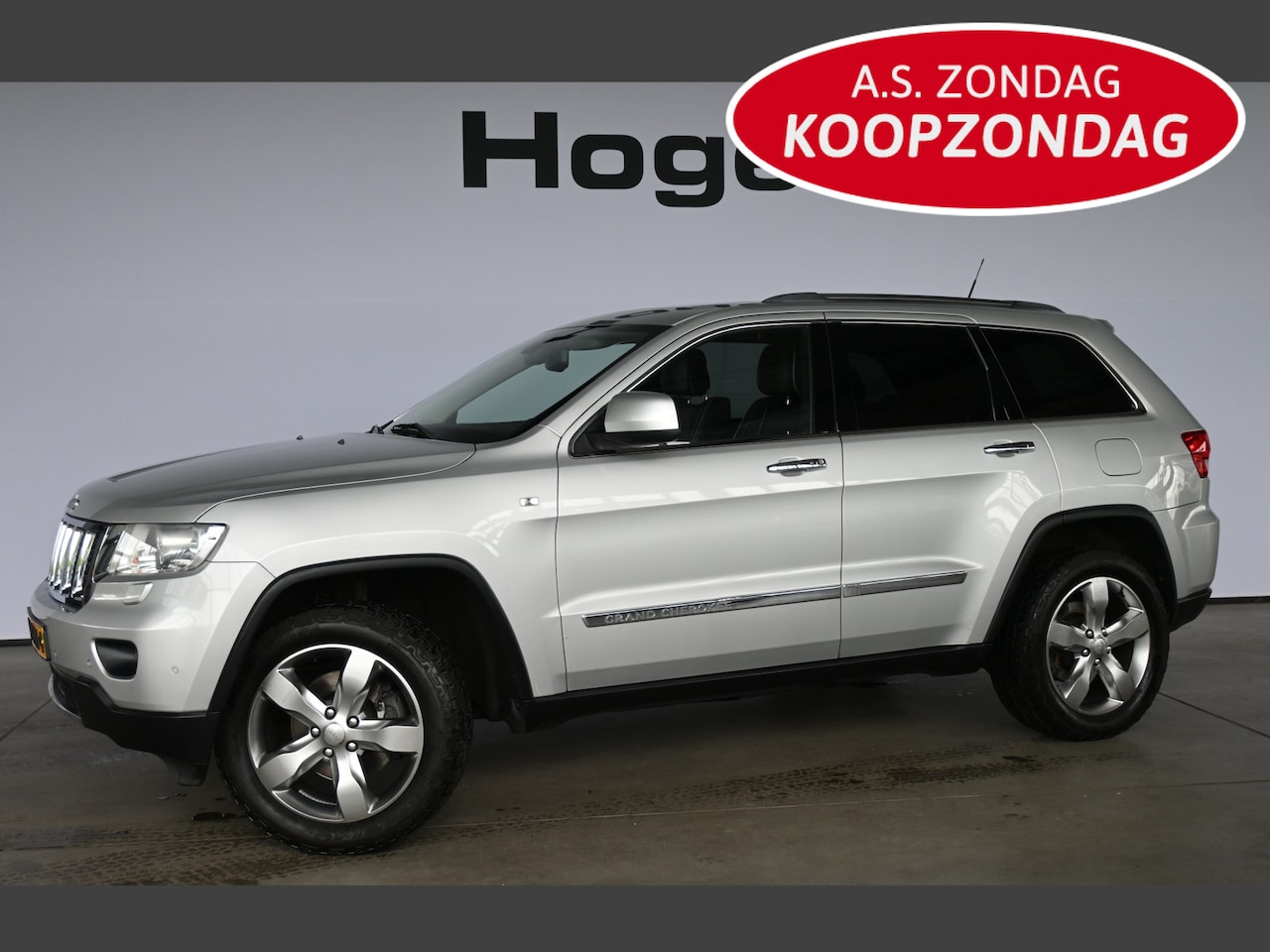 Jeep Grand Cherokee - 3.6 Overland First Edition Automaat Navigatie Panoramadak Stoelverwarming/koeling Inruil M - AutoWereld.nl