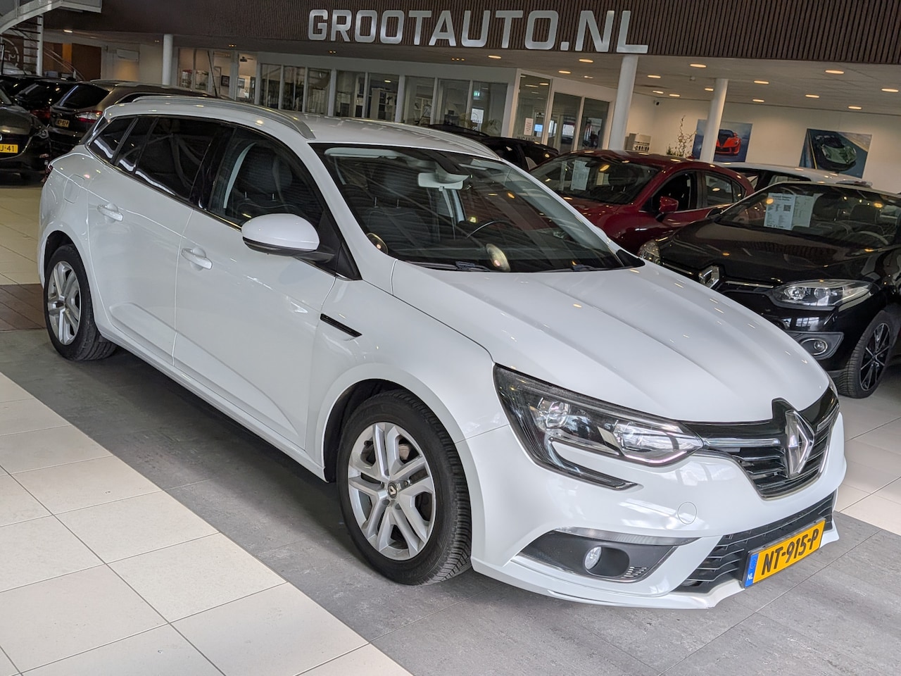 Renault Mégane Estate - 1.2 TCe Zen Airco, Cruise Control, Trekhaak, Stuurbekrachtiging - AutoWereld.nl