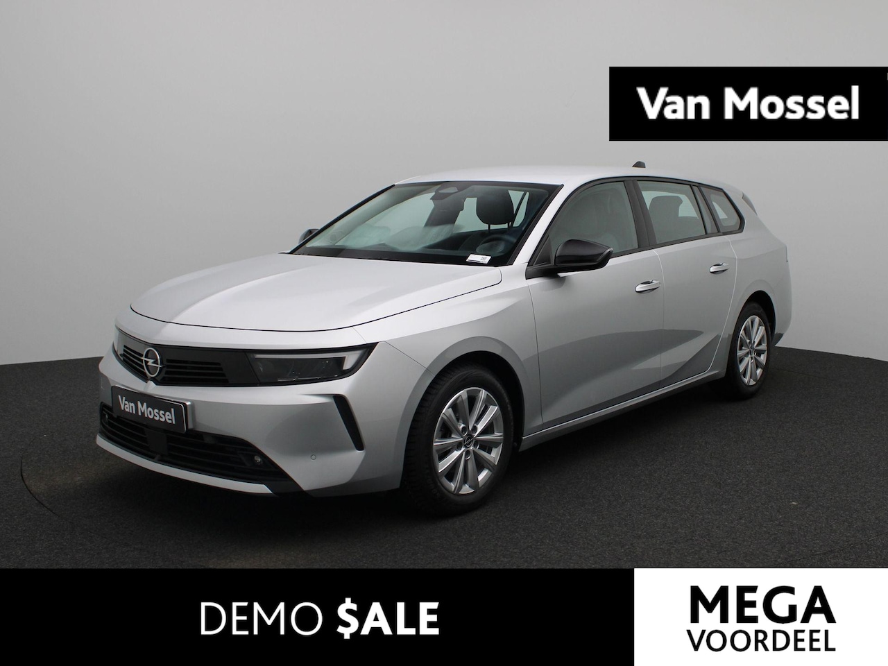Opel Astra Sports Tourer - 1.2 Level 2 | Navigatie | Parkeer Camera | Parkeer Sensoren V + A | 13.000 KM !! - AutoWereld.nl
