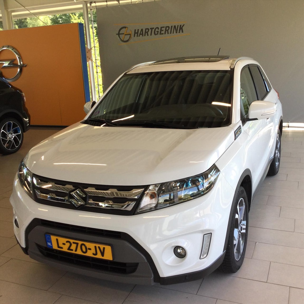 Suzuki Vitara - 1.6 VVT 120pk 2WD Aut High Executive - AutoWereld.nl