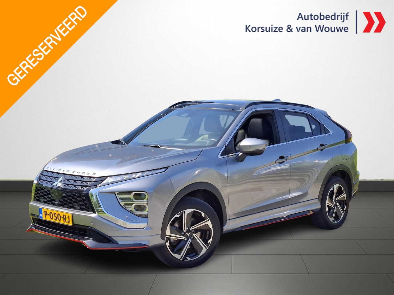 Mitsubishi Eclipse Cross - 2.4 PHEV Instyle Panorama dak | Trekhaak | Leder | Skirtset rondom | Stuurverwarming - AutoWereld.nl
