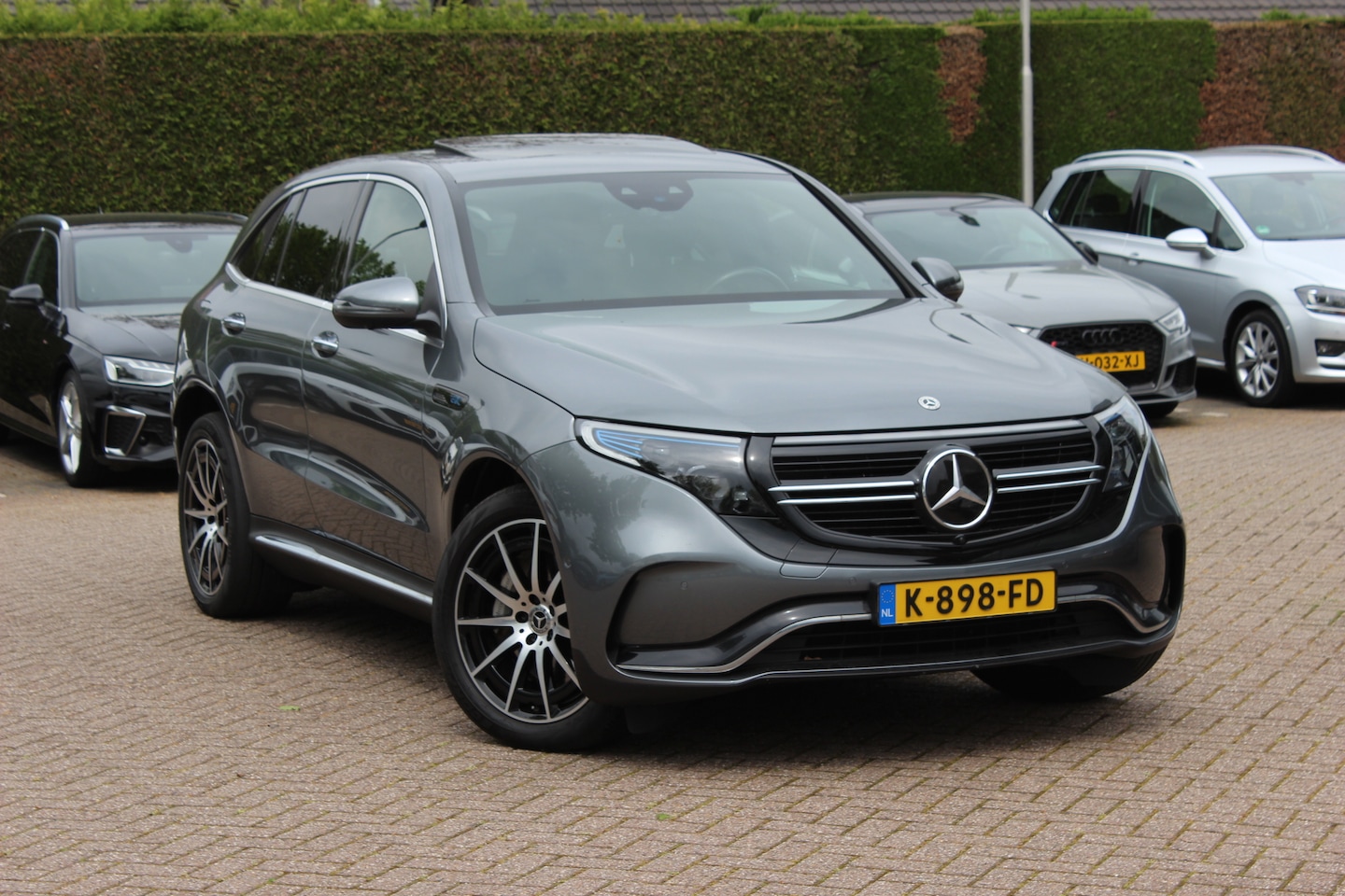 Mercedes-Benz EQC - 400 4MATIC Business Solution AMG 80 kWh / SoH 93,1% / Schuifdak / 360Camera / Head-up / Bu - AutoWereld.nl
