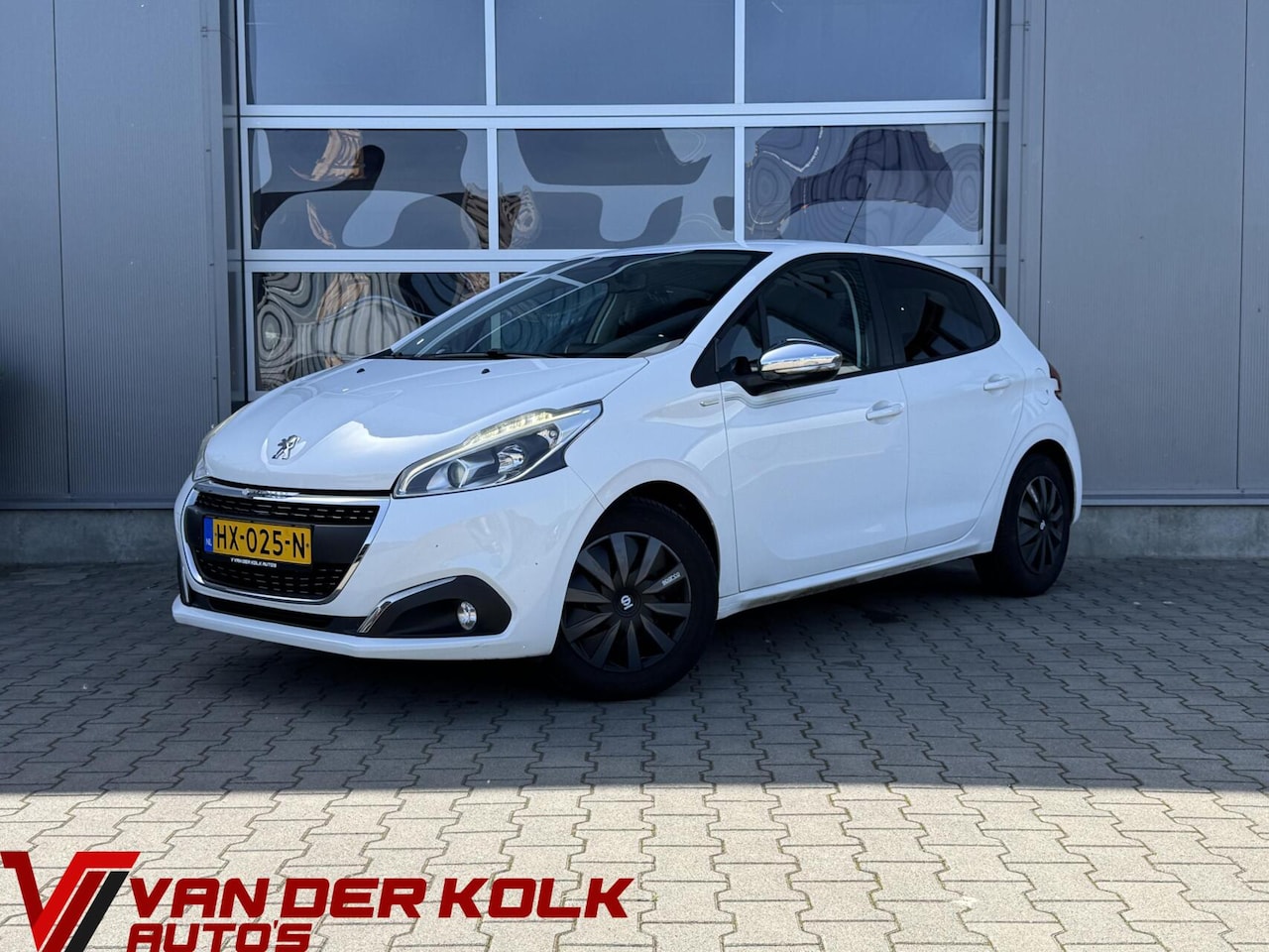 Peugeot 208 - 1.2 PureTech Urban Soul | Nieuwe Distibutieriem | LED | Cruise | Navigatie | Airco - AutoWereld.nl