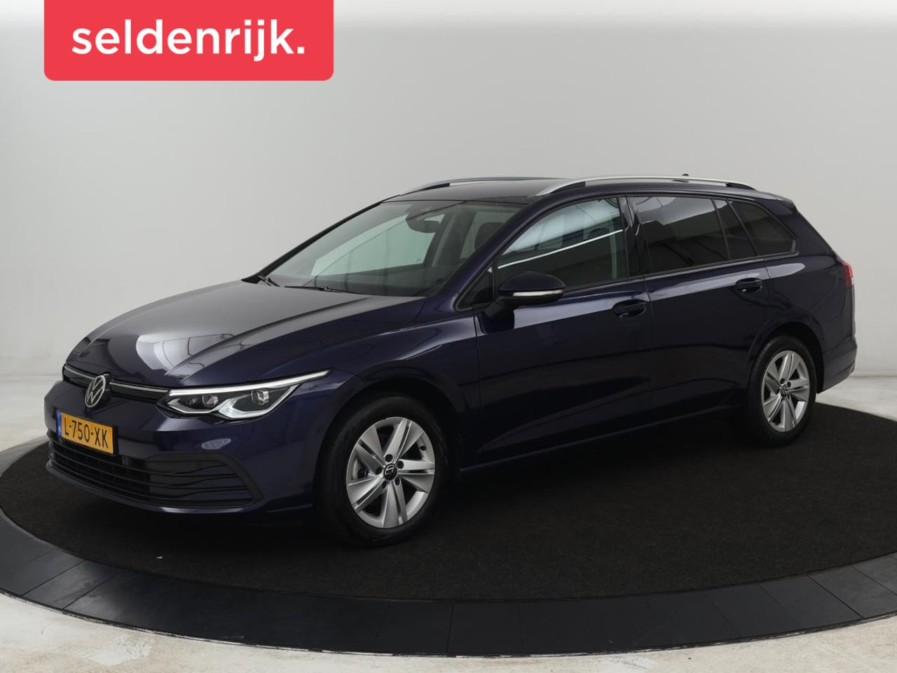 Volkswagen Golf Variant - 1.0 eTSI Life | Stoelverwarming | Camera | Massage | Carplay | Memory | Navigatie | Full L - AutoWereld.nl