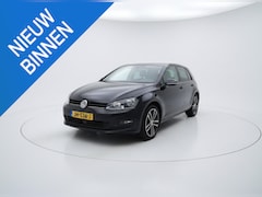 Volkswagen Golf - 1.2 TSI Business Edition R Connected