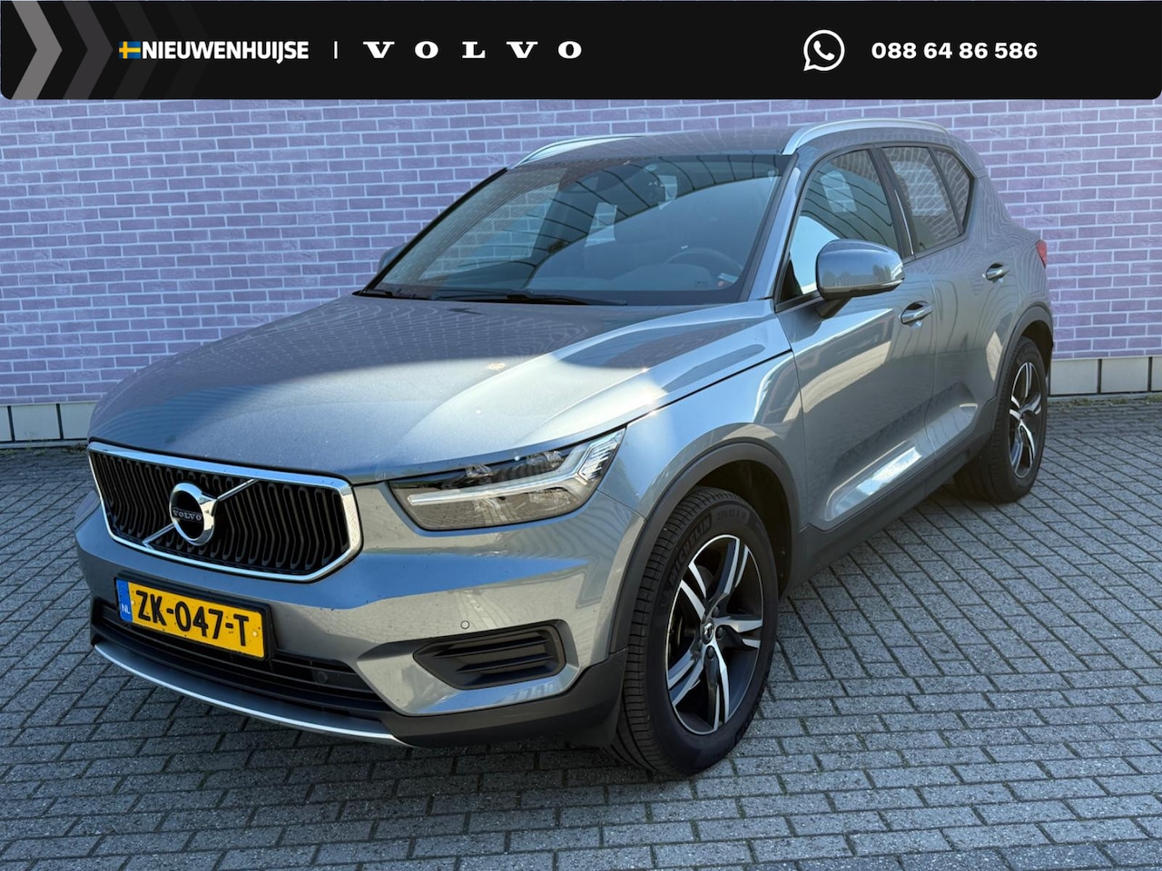 Volvo XC40 - 2.0 T4 Momentum | Trekhaak | Navigatie | Achteruitrijcamera | Parkeersensoren | DAB | Lich - AutoWereld.nl