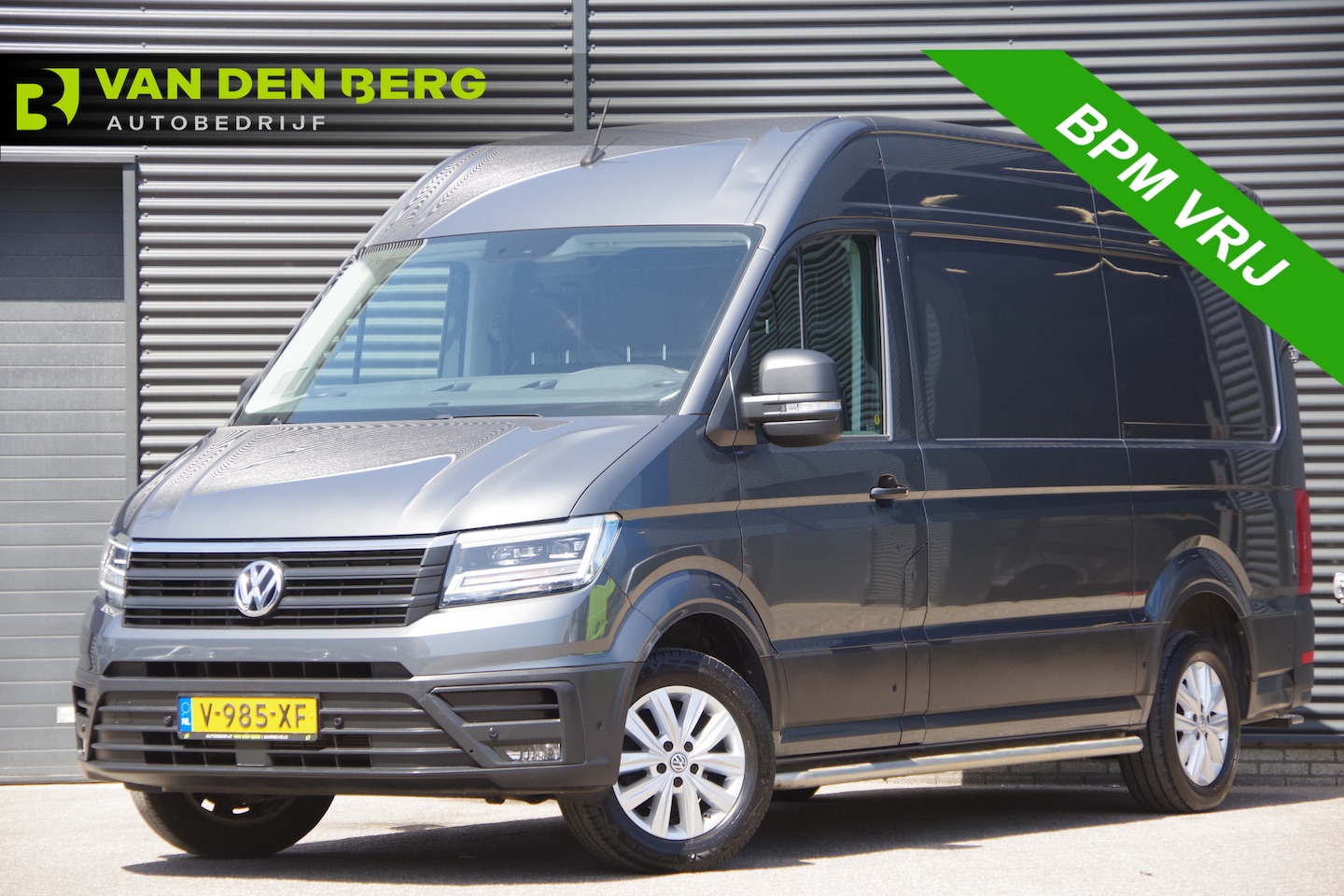 Volkswagen Crafter - 35 2.0 TDI L3H3(L2H2) Highline MARGE! 140PK AUT. LED, TREKHAAK, ADAPT. CRUISE, CAMERA, NAV - AutoWereld.nl