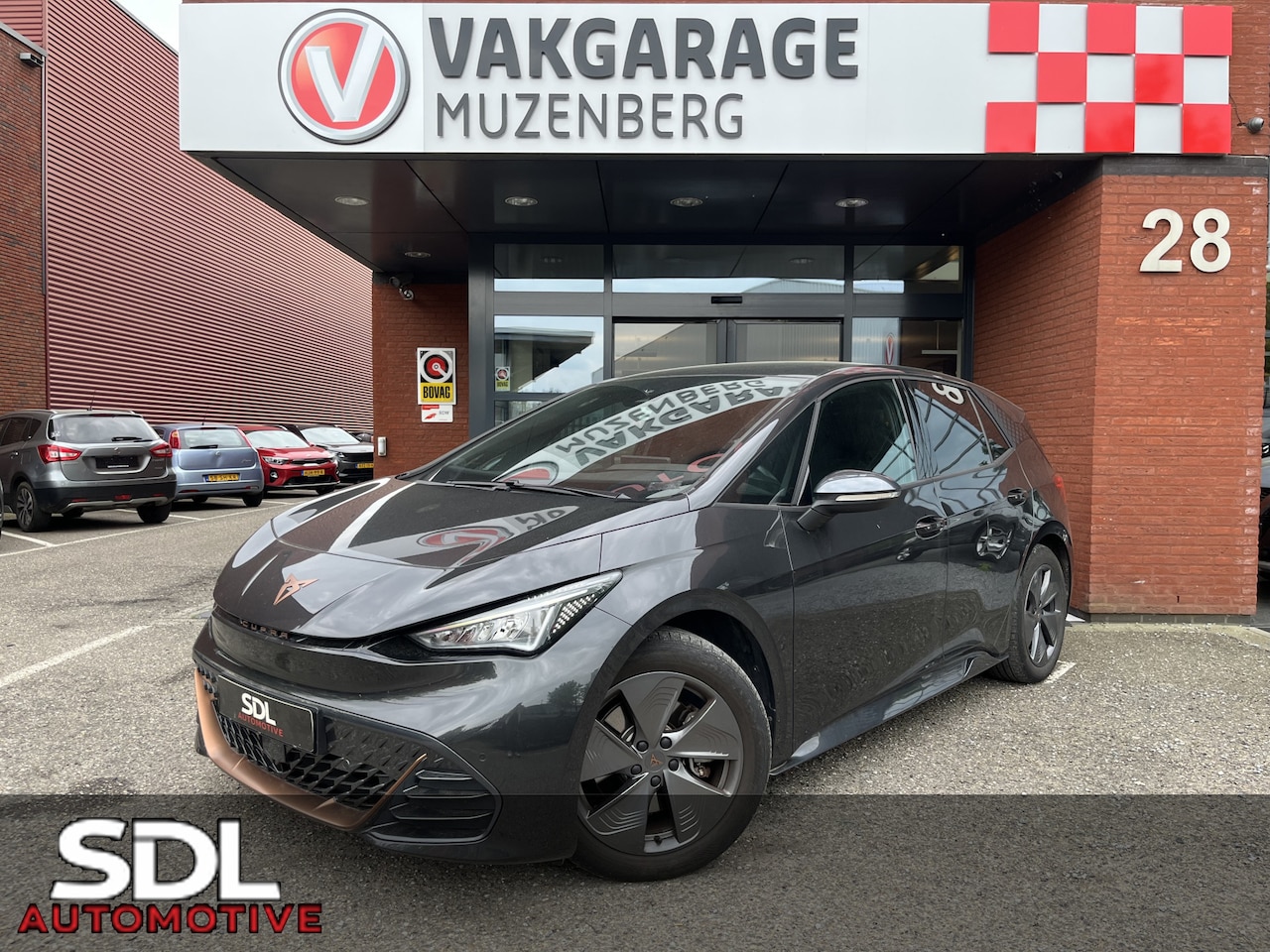 CUPRA Born - Business Plus 62 kWh // ADAPT. CRUISE // FULL LED // CAMERA+SENSOREN // SFEERVERLICHTING / - AutoWereld.nl