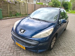 Peugeot 207 - 1.4-16V X-line