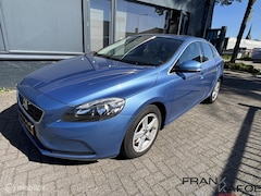 Volvo V40 - 1.6i Momentum Navi ECC Bl.tooth PDC LMV