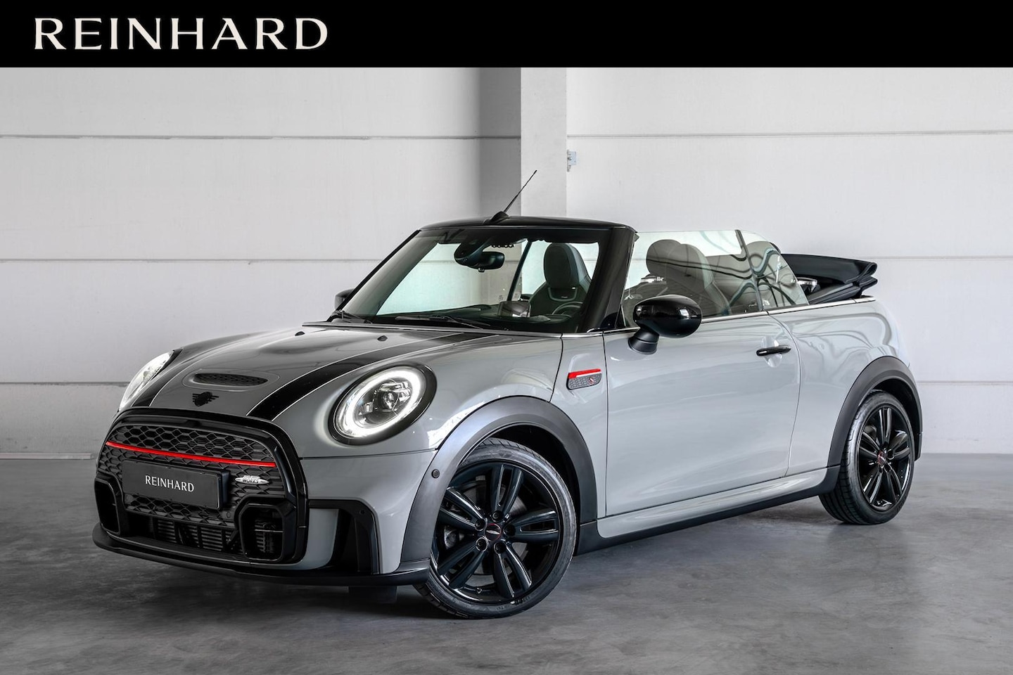 MINI Cabrio - 2.0 Cooper S John Cooper Works / Headup / Harman Kardon / Camera / Active Cruise / Carplay - AutoWereld.nl