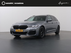 BMW 5-serie Touring - 530e Business Edition Plus | M-Pakket | Panoramadak | Camera | DAB | Interieur Verlichting