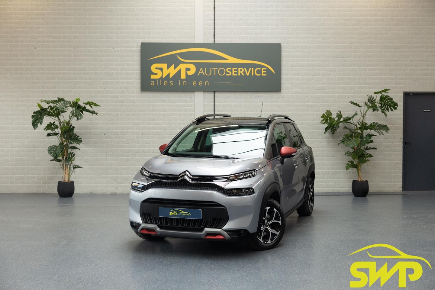 Citroën C3 Aircross - 1.2 PureTech Shine | 16 inch | C-Series | Automaat - AutoWereld.nl