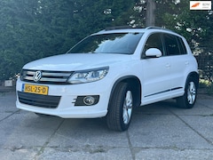 Volkswagen Tiguan - 2.0 TSI 4M 3X R line Pano I Camera I Goed onderhouden
