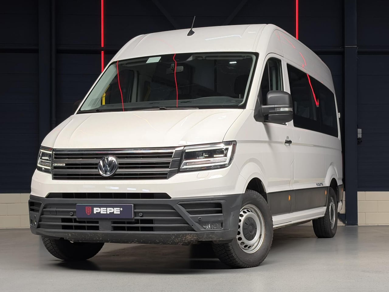 Volkswagen Crafter - e-Crafter L3H3 |ROLSTOEL|9-PERS.|CAM.|CRUISE|STOELVERW. - AutoWereld.nl