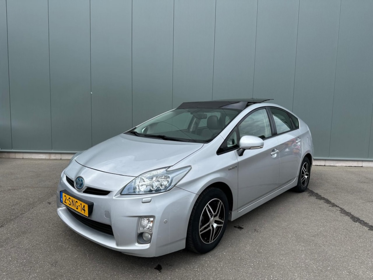 Toyota Prius - 1.8 Executive PANORAMADAK | HUD | CAMERA ! - AutoWereld.nl