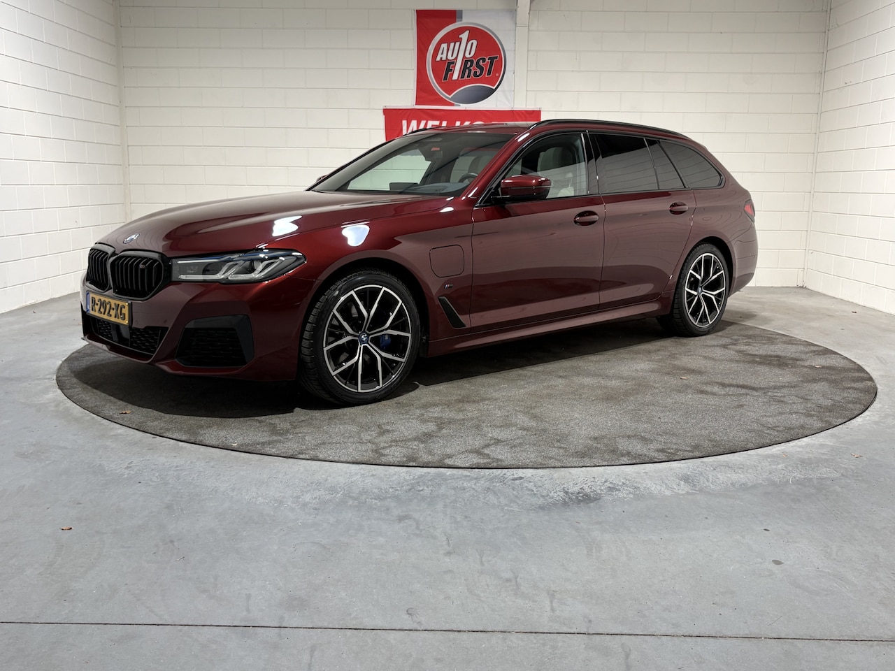 BMW 5-serie Touring - 530e xDrive High Executive M Sport, Softclose, Luchtvering, Laser, Pano, 19 inch, Afn. tre - AutoWereld.nl