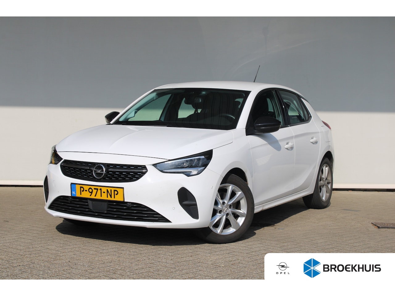 Opel Corsa - 1.2 Elegance | Trekhaak | Camera | Stoel- & stuurverwarming | Climate control | - AutoWereld.nl