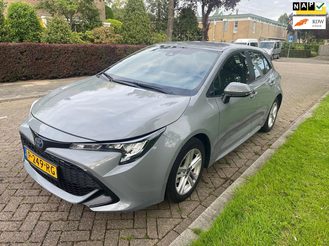 Toyota Corolla - Hybrid 140 Active Automaat*Navigatie*NAP*Cruise*Clima*LM velgen*APK* - AutoWereld.nl
