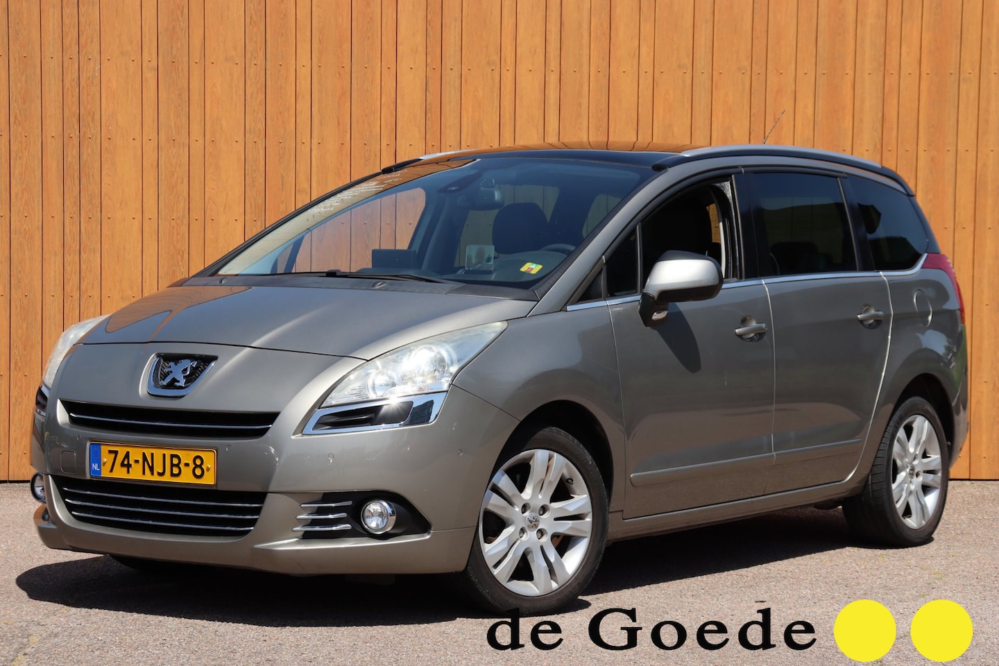 Peugeot 5008 - 1.6 THP GT 5p. org.NL leer+verw pano-dak trekhaak - AutoWereld.nl
