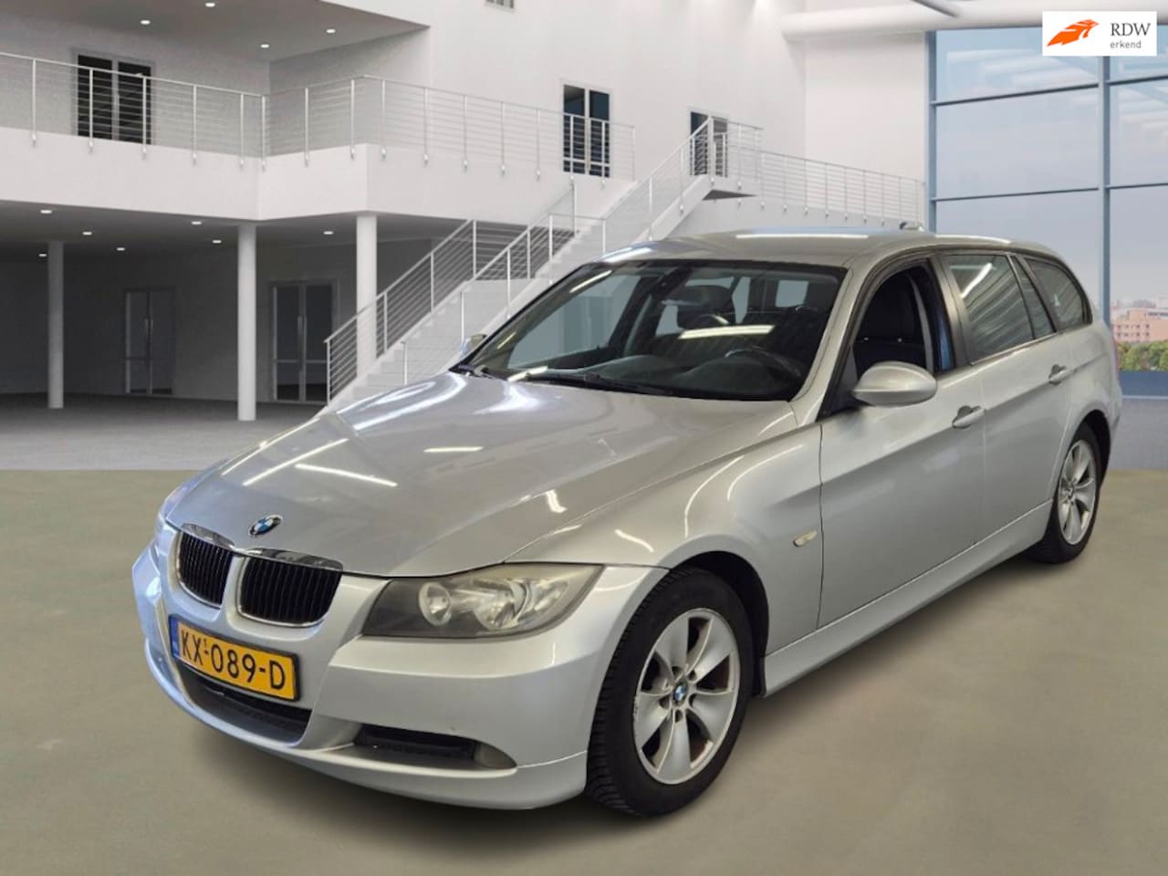 BMW 3-serie Touring - 318i|APK 23-01-2027|NAVI|PSENSOR|TREKHAAK|2XSLEUTELS|CRUISE|AIRCO - AutoWereld.nl
