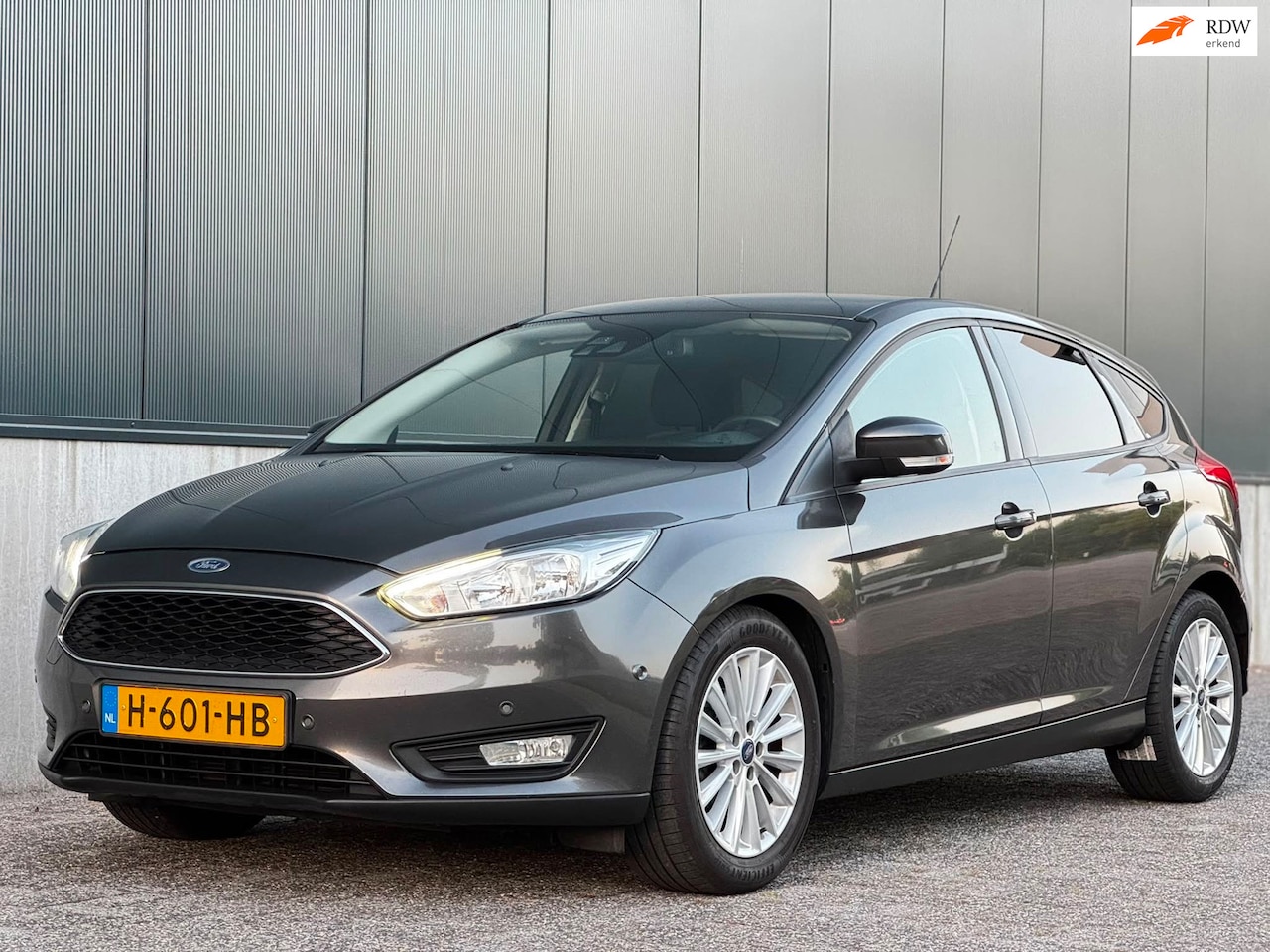 Ford Focus - 1.0|BJ2018|AUT|NAVI|STUURVERW|STOELVERW|PARKPILOT - AutoWereld.nl