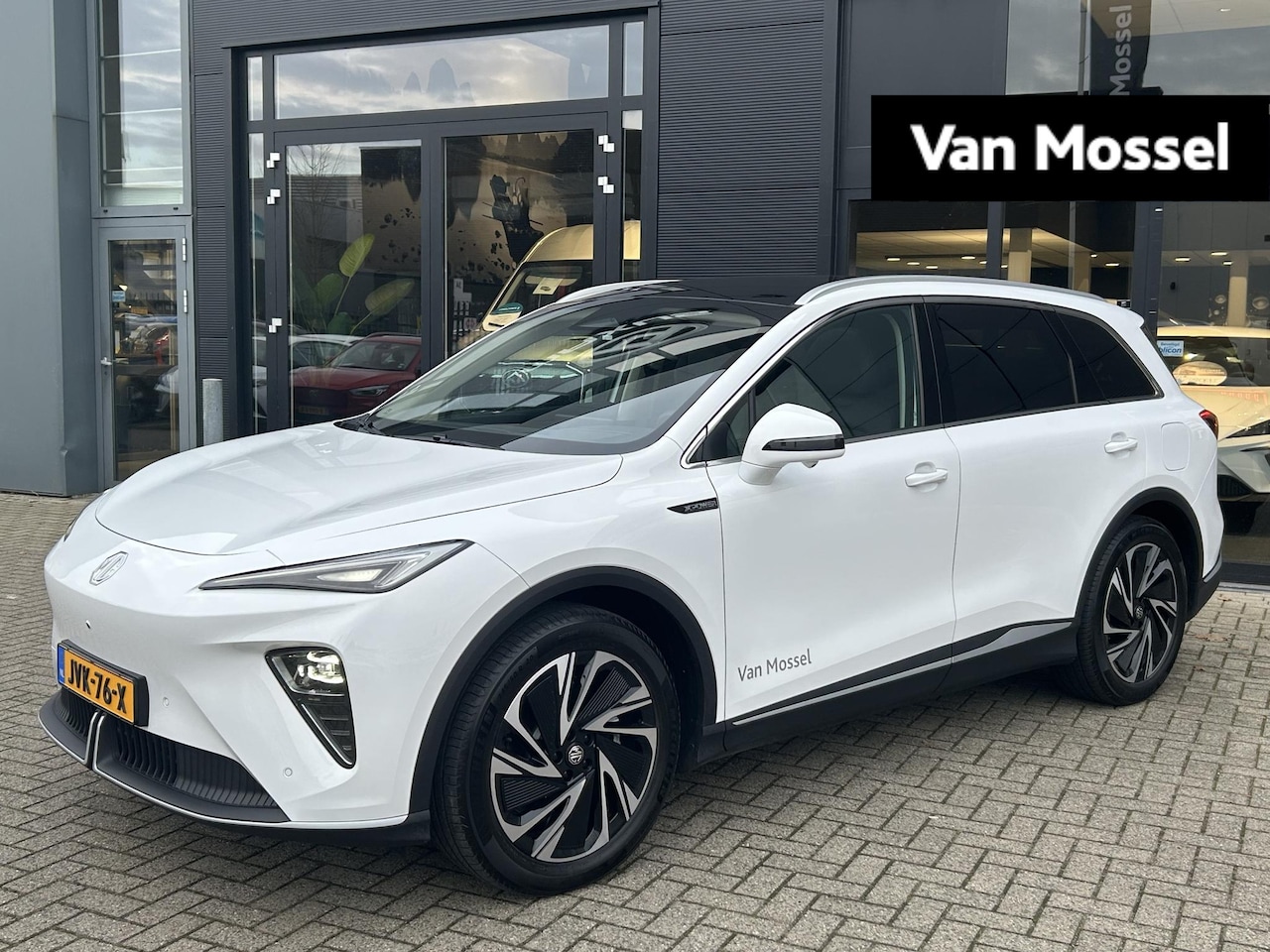 MG MGS6 EV - Luxury 4WD 77kWh | Dual Motor | 1500kg Trekgewicht | Panoramadak | 360 Camera | Head-Up Di - AutoWereld.nl