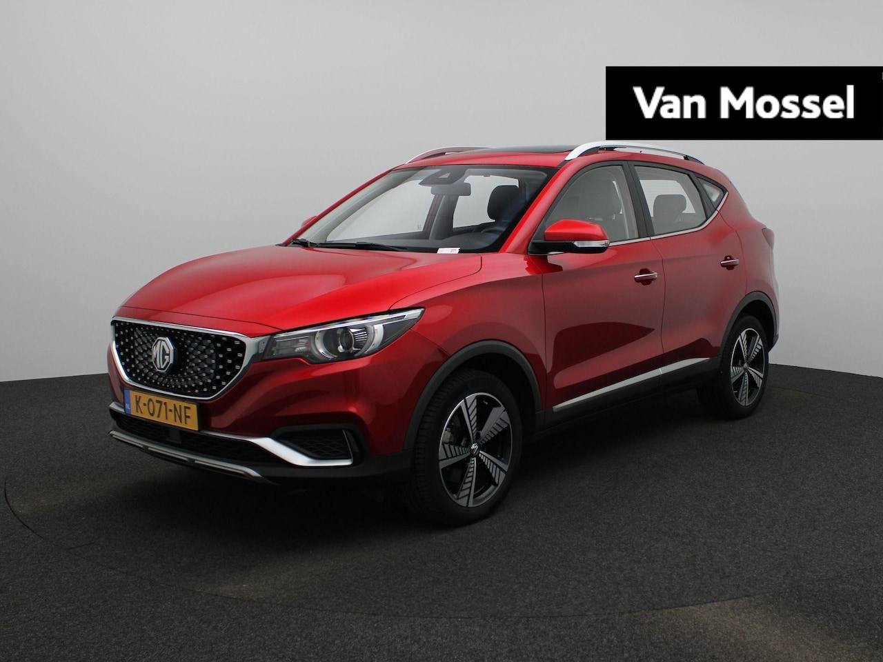 MG ZS - Luxury 45 kWh | Navi | Leder | Panoramadak | Camera | Stoelverwarming | CarPlay | - AutoWereld.nl