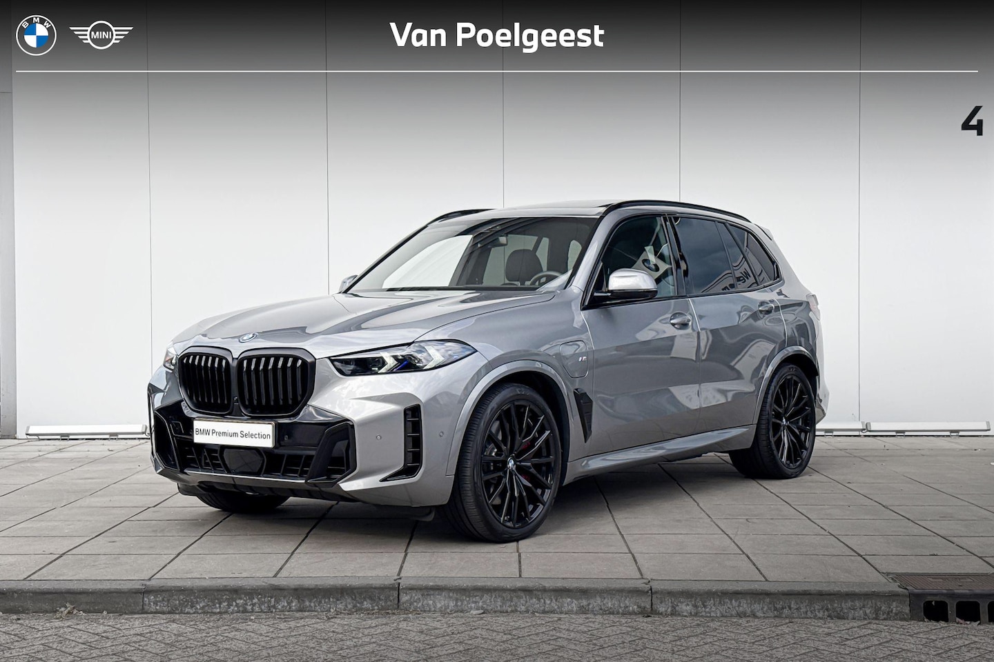 BMW X5 - xDrive50e M-Sport Pro / Glazen dak / 22 inch / Soft Close Portieren / Driving Assistant Pr - AutoWereld.nl