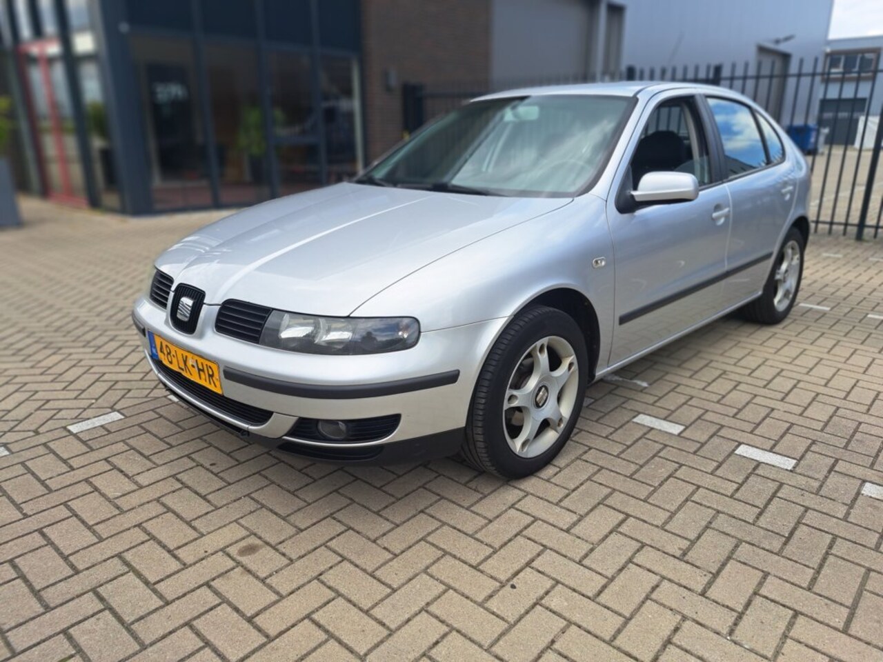 SEAT Leon - 1.6-16V Sport 1.6-16V Sport - AutoWereld.nl