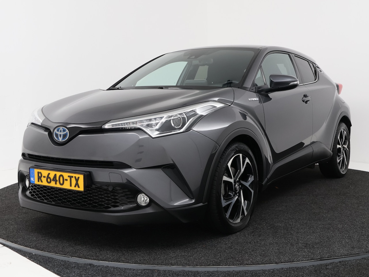 Toyota C-HR - 1.8 Hybrid Business Intro | Trekhaak | Stoelverwarming | Navigatie | Camera | - AutoWereld.nl