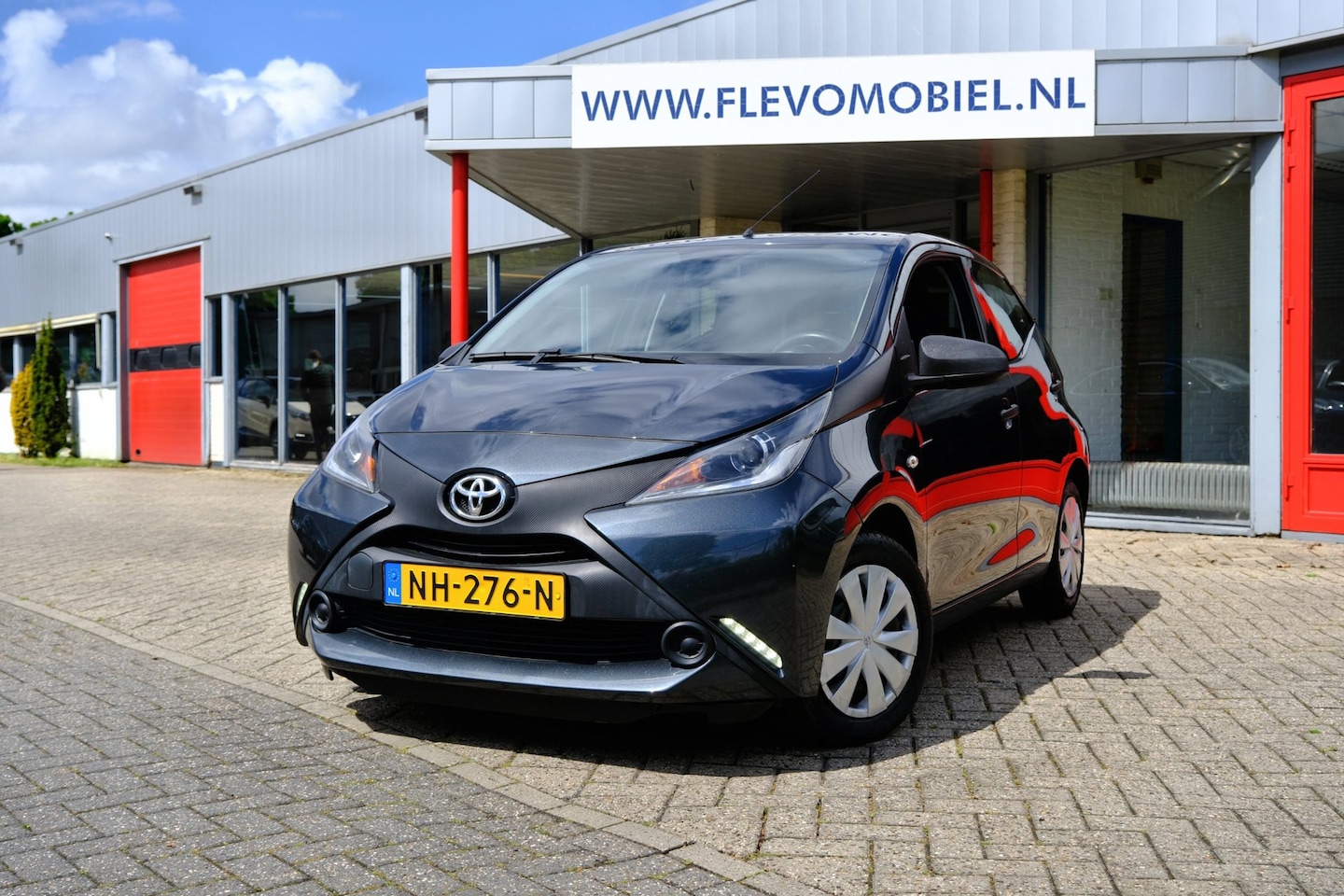 Toyota Aygo - 1.0 VVT-i x-now 5-drs Airco|LED dagrij - AutoWereld.nl