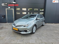 Toyota Auris - 1.8 Hybrid Executive | Parkeer sensoren | Leder | Camera | Cruise | Clima | Stoelverm
